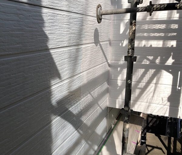 埼玉県越谷市　S様邸　外壁塗装・屋根塗装・付帯部塗装　3度塗りとは　下塗りの役割 (3)