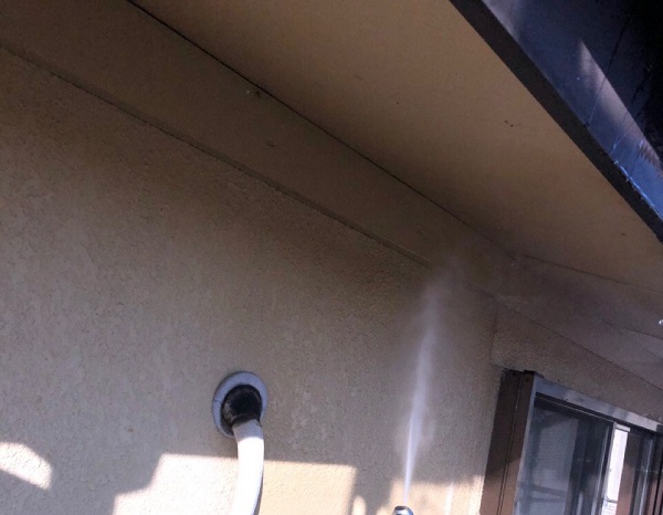 埼玉県鴻巣市　屋根塗装・屋根カバー工法・外壁塗装　下地処理　高圧洗浄 (3)