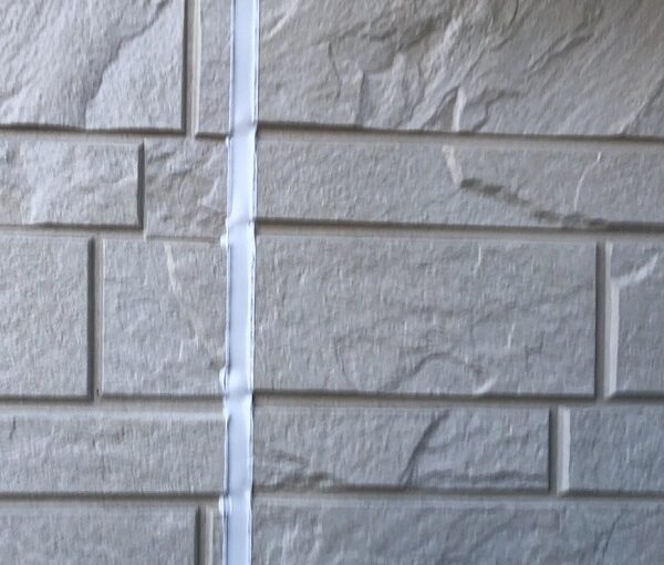 埼玉県上尾市　M様邸　外壁塗装　屋根塗装　シーリング(コーキング)工事　ボードの継ぎ目　棟板金の釘の補強 (8)