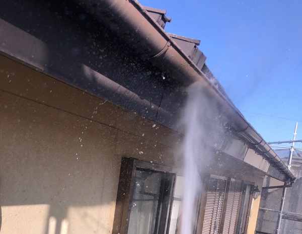 埼玉県鴻巣市　屋根塗装・屋根カバー工法・外壁塗装　下地処理　高圧洗浄 (6)