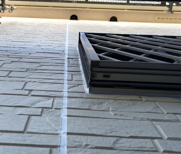 埼玉県上尾市　M様邸　外壁塗装　屋根塗装　シーリング(コーキング)工事　ボードの継ぎ目　棟板金の釘の補強 (6)