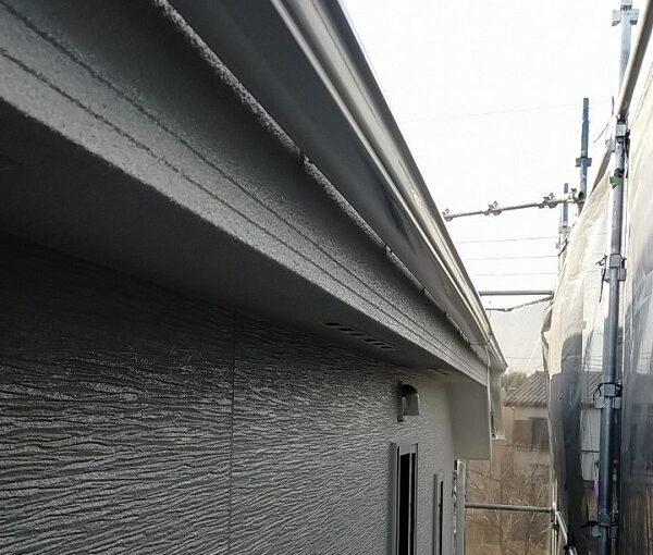 埼玉県久喜市　H様邸　屋根塗装・外壁塗装・付帯部塗装　水切り、雨樋塗装 (9)