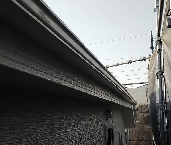 埼玉県久喜市　H様邸　屋根塗装・外壁塗装・付帯部塗装　水切り、雨樋塗装 (11)