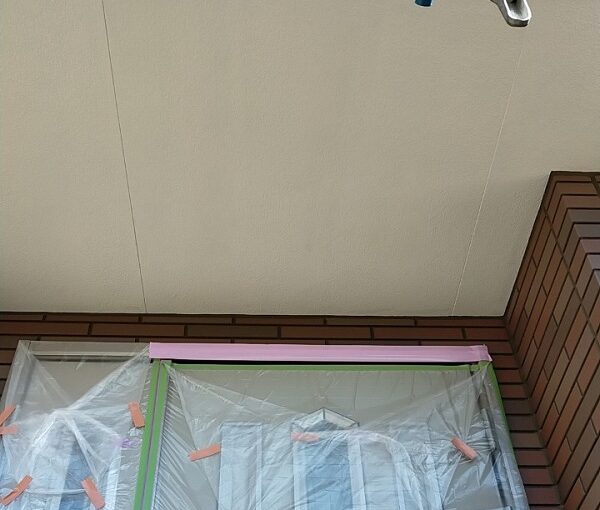 茨城県古河市　Y様邸　外壁塗装・付帯部塗装　軒天塗装　軒天の色 (3)