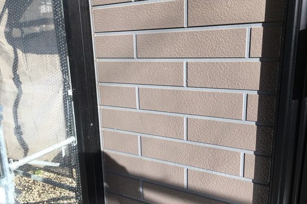 埼玉県春日部市　外壁塗装　付帯部塗装　雨戸　日本ペイント ピュアライドUVプロテクトクリアー
