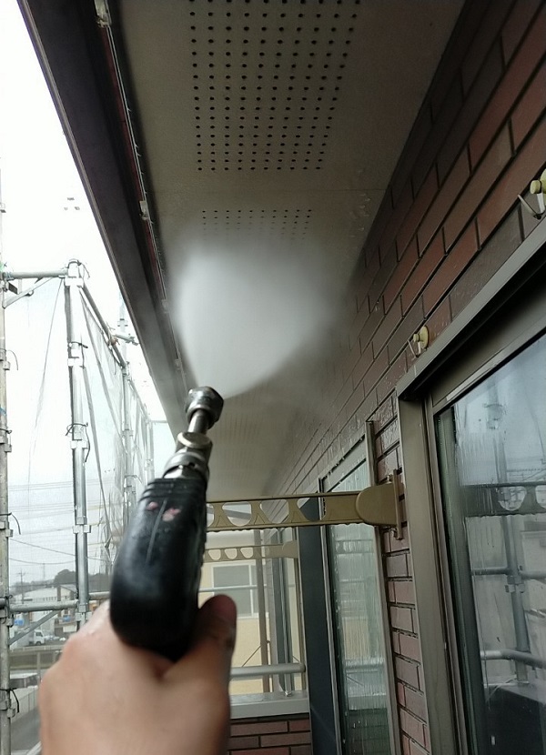 茨城県古河市　Y様邸　外壁塗装・付帯部塗装　下地処理　高圧洗浄 (5)